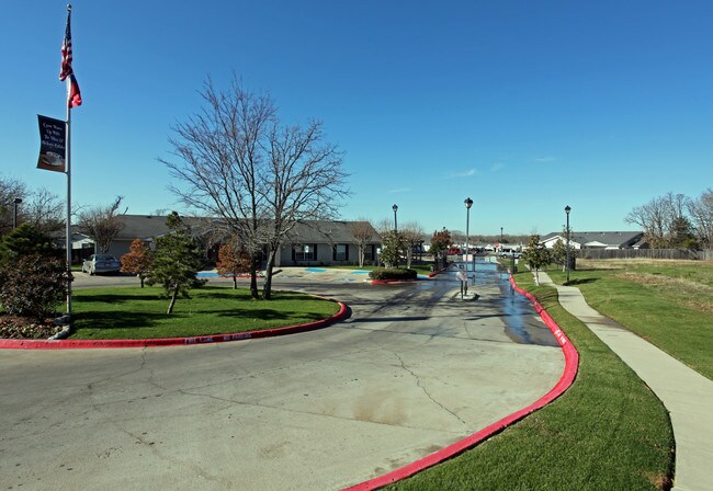 Villas of Hickory Estates in Mesquite, TX - Foto de edificio - Building Photo