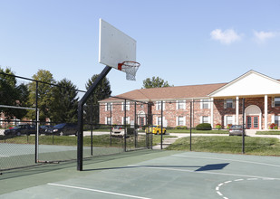 River Road Apartments in Indianapolis, IN - Building Photo - Building Photo