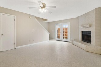 1911 Country Village Blvd-Unit -B in Humble, TX - Building Photo - Building Photo