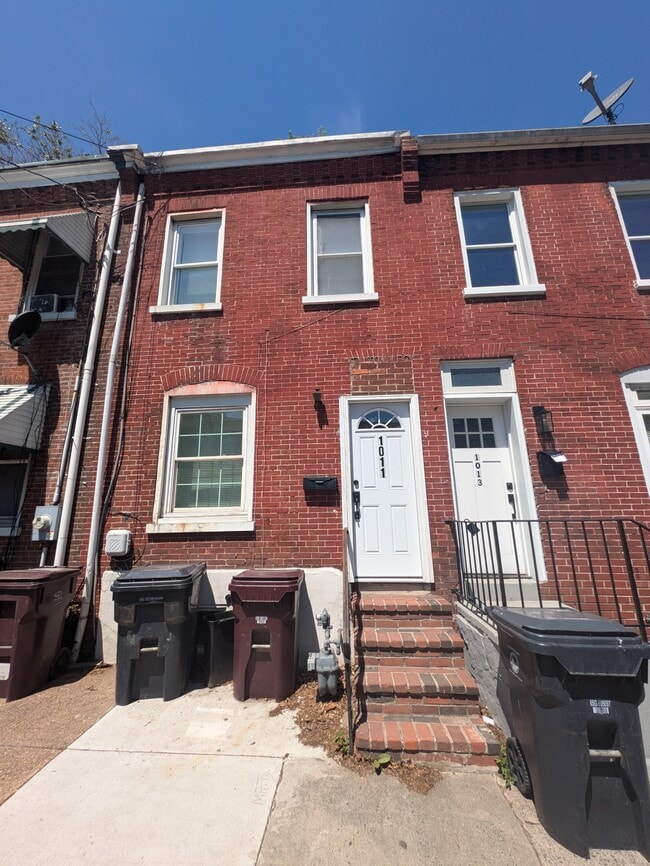 property at 1011 N Spruce St