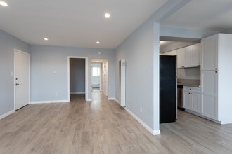 2600 Matthews Ave in Redondo Beach, CA - Building Photo - Interior Photo