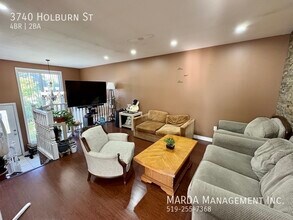 3740 Holburn St in Windsor, ON - Building Photo - Building Photo