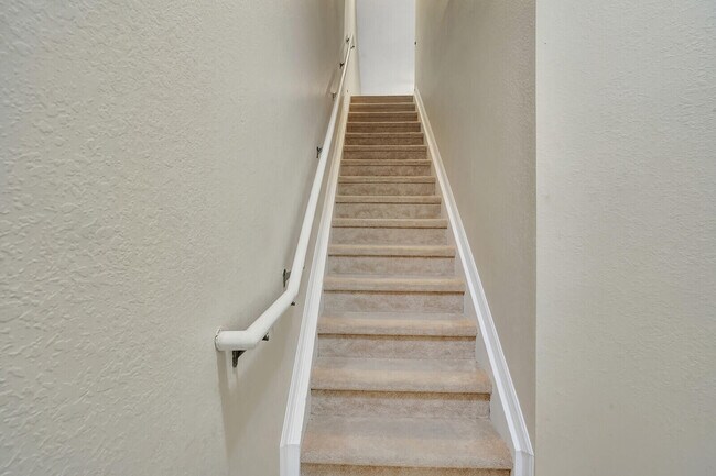 270 Crestwood Cir in Royal Palm Beach, FL - Building Photo - Building Photo