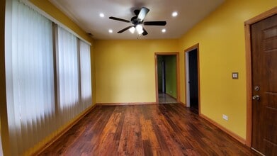 4411 S Sacramento Ave, Unit 2 in Chicago, IL - Foto de edificio - Building Photo