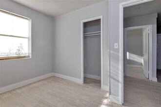 562 W 4th St, Unit 0916 in Riviera Beach, FL - Building Photo - Building Photo