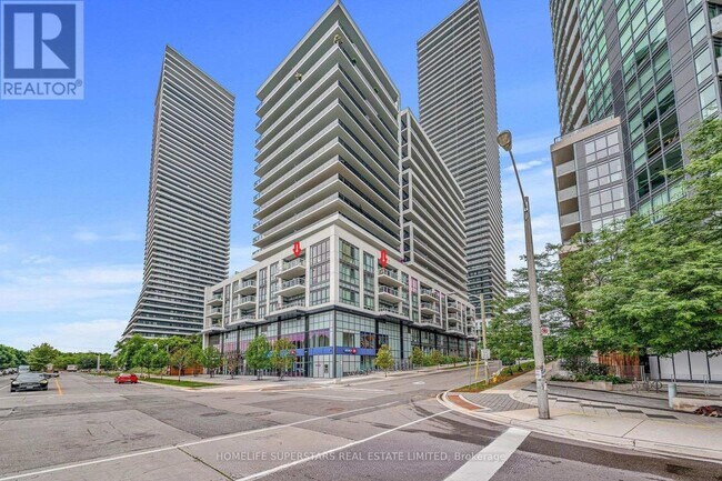 65 Annie Craig Dr in Toronto, ON - Building Photo - Building Photo