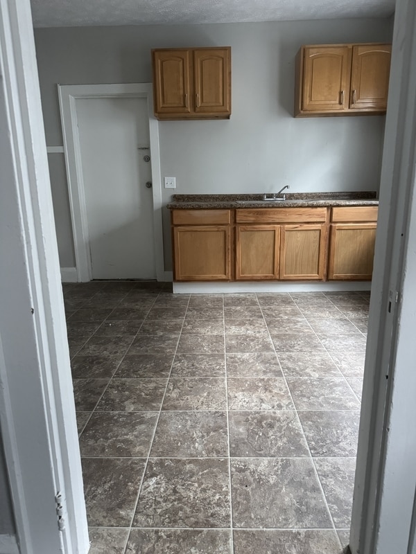 4056 E 136th St in Cleveland, OH - Building Photo - Building Photo