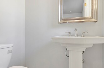 14348 104th Ave NE in Kirkland, WA - Building Photo - Building Photo