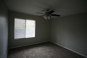 5841 W Angela Dr in Glendale, AZ - Building Photo - Building Photo
