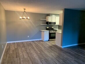 4820 Park Commons Dr, Unit 234 in St. Louis Park, MN - Foto de edificio - Building Photo