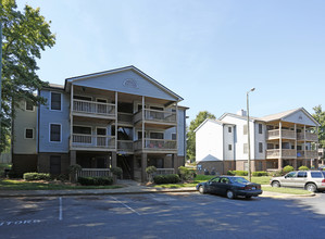 Grove Place- No On-site Office in Charlotte, NC - Foto de edificio - Building Photo