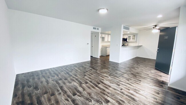 5317 Denny Avenue in North Hollywood, CA - Building Photo - Building Photo
