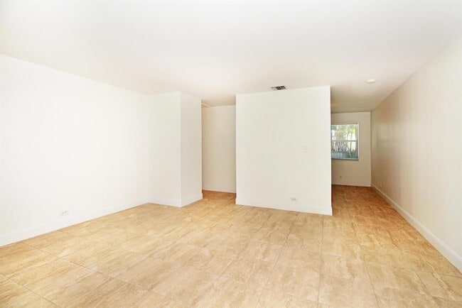 630 Prosperity Farms Rd in North Palm Beach, FL - Building Photo - Building Photo