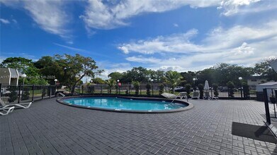 7801 S Colony Cir in Tamarac, FL - Building Photo - Building Photo