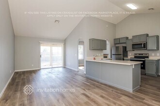 4501 N 106th Dr, Unit 3 in Phoenix, AZ - Foto de edificio - Building Photo