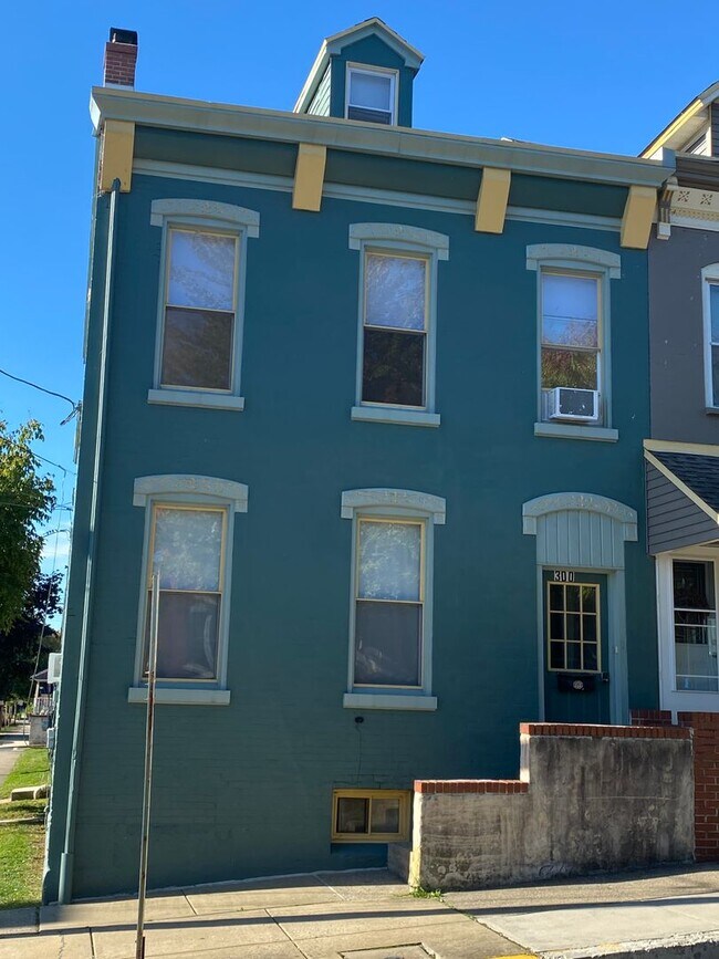 300 Chestnut St-Unit -2nd Fl in West Reading, PA - Building Photo - Building Photo