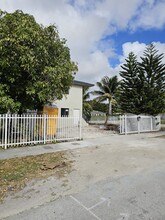 1101 NW 105th St in Miami, FL - Building Photo - Building Photo