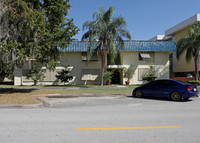 Bamboo Gardens in Coral Gables, FL - Foto de edificio - Building Photo