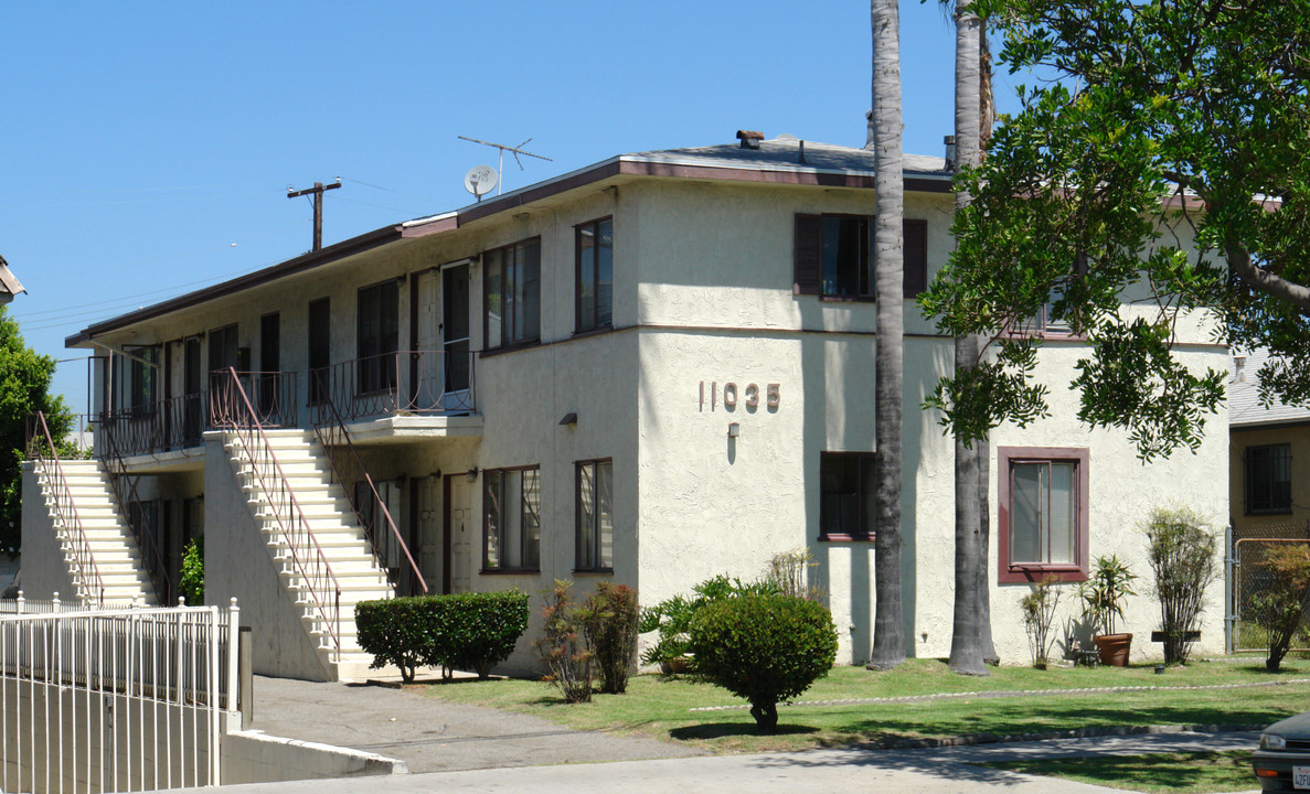 11035 Venice Blvd in Los Angeles, CA - Building Photo