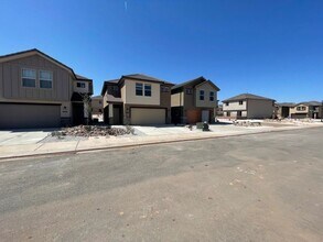5888 Fairlane Way in Saint George, UT - Building Photo - Building Photo
