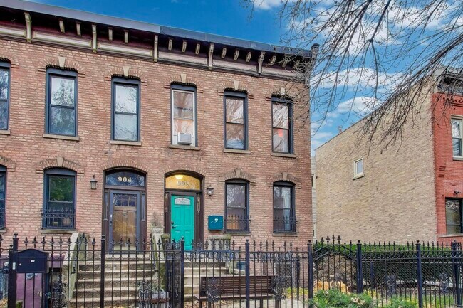 902 S Claremont Ave in Chicago, IL - Building Photo - Building Photo