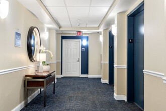 10 Seaport Dr, Unit 2411 in Quincy, MA - Building Photo - Building Photo