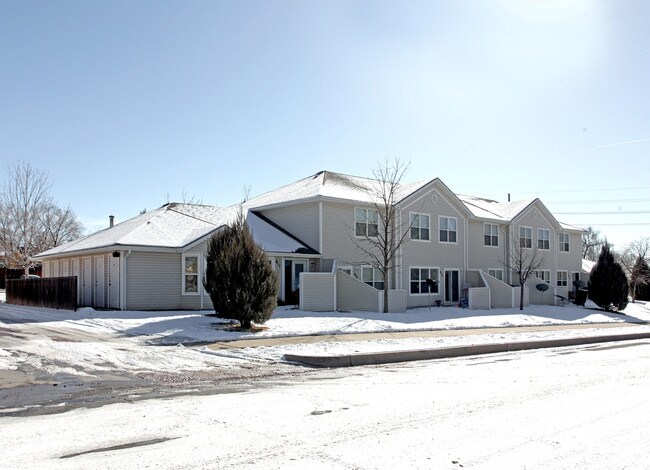 The Cedars in Colorado Springs, CO - Building Photo - Building Photo