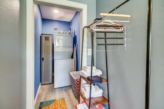 1002 Brothers Ave. in Melbourne, FL - Foto de edificio - Building Photo