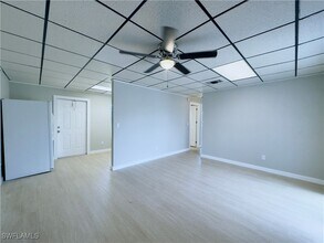 14938 Wise Way in Ft. Myers, FL - Foto de edificio - Building Photo