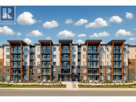 12109-12223 223 St in Maple Ridge, BC - Building Photo