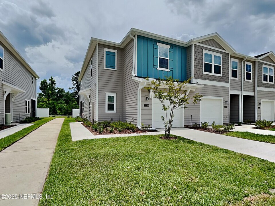 2169 Windward Cay Ln in Middleburg, FL - Building Photo