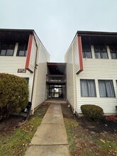 22 Avon Dr in East Windsor, NJ - Building Photo - Building Photo