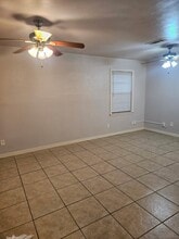 11 Manor Way in Galveston, TX - Building Photo - Building Photo