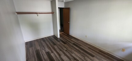 524 N Grant St, Unit 2 in Blue Earth, MN - Foto de edificio - Building Photo