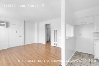 14106 Delano St in Los Angeles, CA - Foto de edificio - Building Photo
