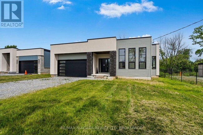 3836 Nigh Rd in Fort Erie, ON - Building Photo - Building Photo