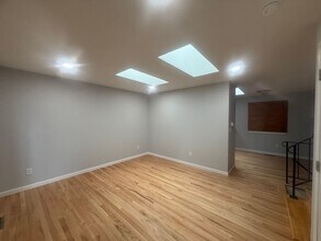 2418 231st Pl NE in Sammamish, WA - Building Photo - Building Photo