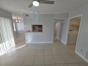 5672 Rock Island Rd, Unit 251 in Tamarac, FL - Building Photo - Building Photo