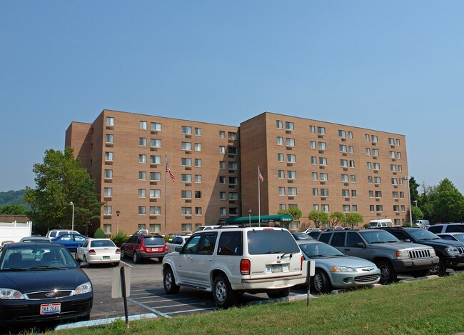 Riverview Manor in Huntington, WV - Building Photo - Building Photo