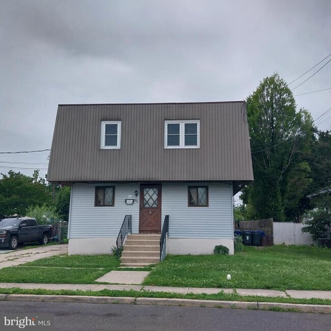 property at 14 S Chestnut Ave