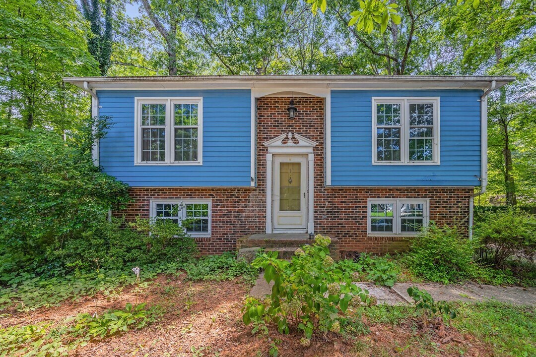 1 Pennoak Ct in Greensboro, NC - Building Photo