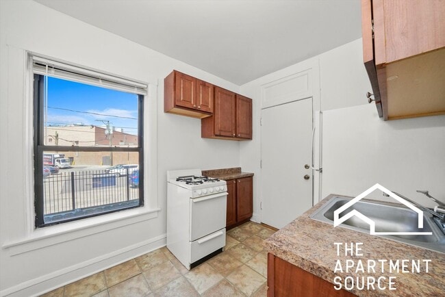 2651 N Spaulding Ave, Unit 2W in Chicago, IL - Building Photo - Building Photo