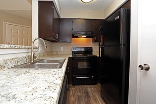 Walnut Creek @ 122 in Oklahoma City, OK - Building Photo