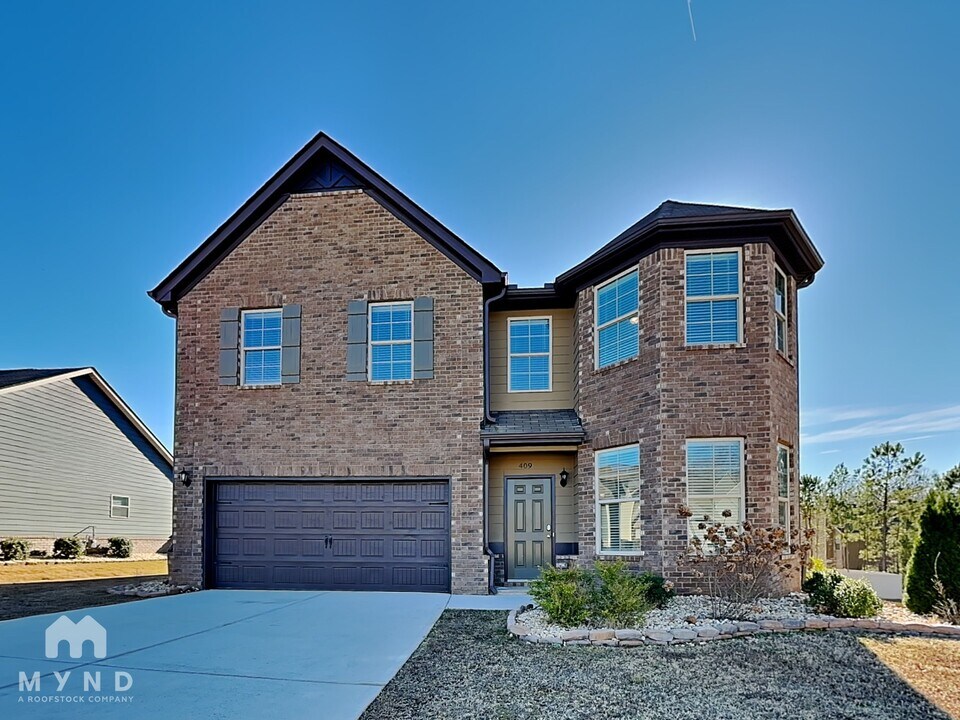 409 Atlas Ct in Locust Grove, GA - Building Photo