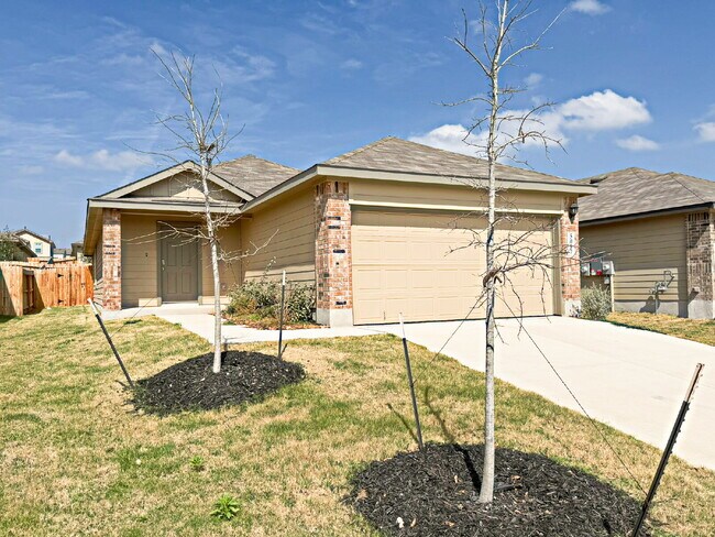 5017 Pitch in San Antonio, TX - Building Photo - Building Photo