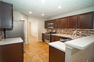 2956 Waterloo Rd in Pearland, TX - Building Photo - Building Photo