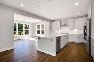 765 SE Nordmann Lp in Port Orchard, WA - Building Photo - Building Photo