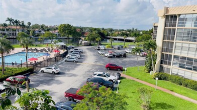 801 Three Islands Boulevard in Hallandale Beach, FL - Foto de edificio - Building Photo