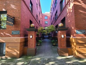 Wellesley Court Apartments in Portland, OR - Foto de edificio - Building Photo