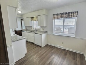 2566 Graham Rd in Stow, OH - Building Photo - Building Photo